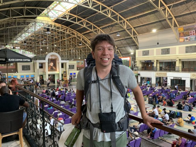 All excited at Hua Lamphong station