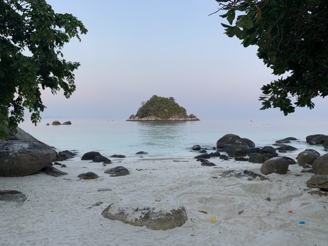 Koh Usen, the little island opposite