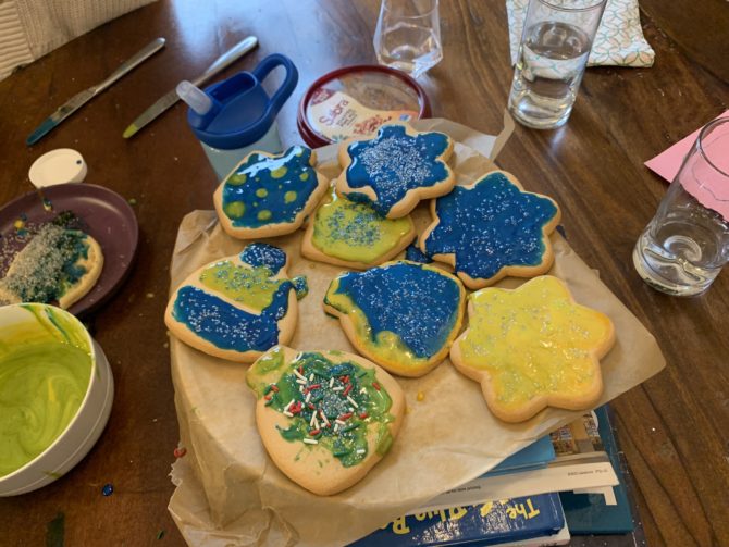 I turned up to decorate Hanukkah cookies with Robert's kids 