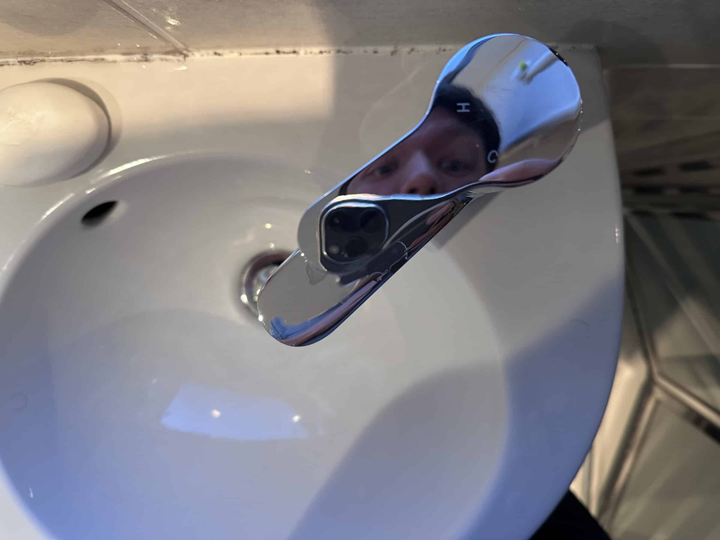 ...I'm so excited to see my face in the taps after the wonderful Elisabete cleans our flat for the first time